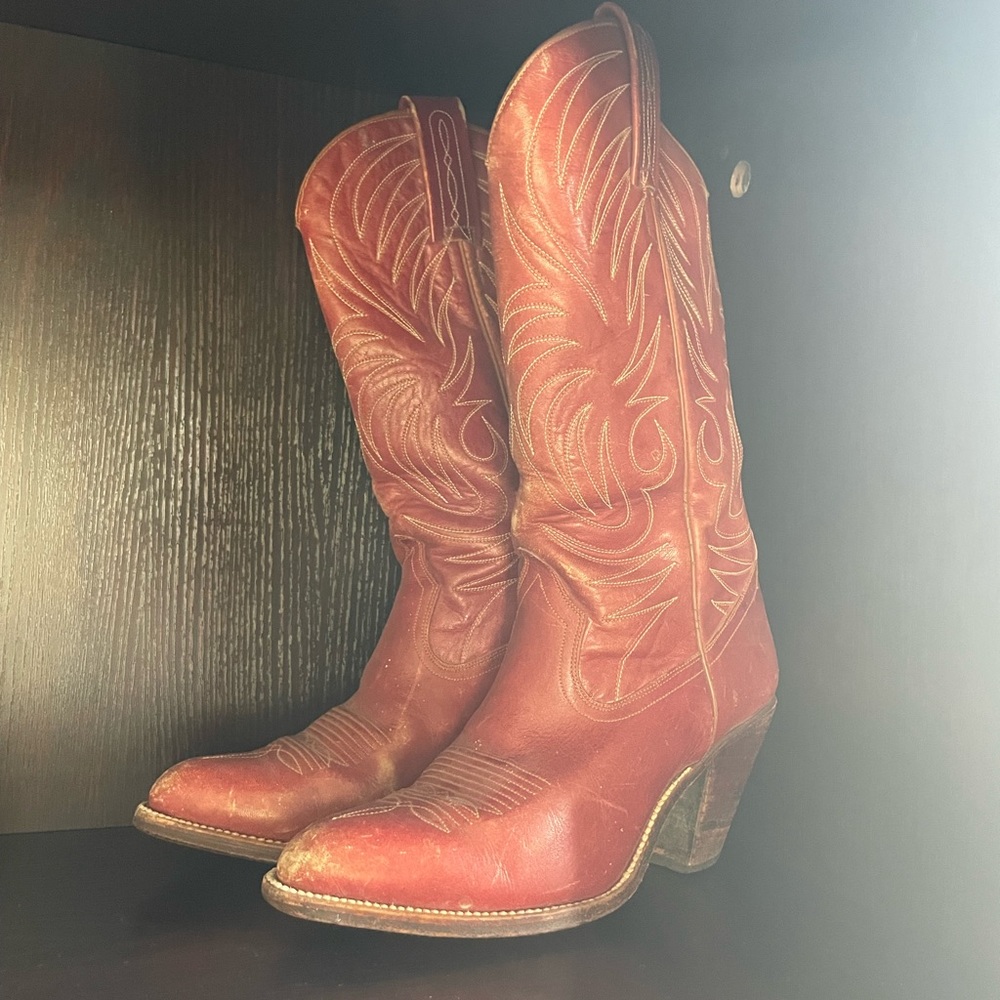 Antique Rusty color size 6 western Boots